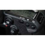 Canon EOS 5D Mark IV DSLR Camera with 24-105mm f/4L II Lens