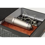 Neumann U 87 Ai Large-Diaphragm Multipattern Condenser Microphone (Studio Set, Nickel)