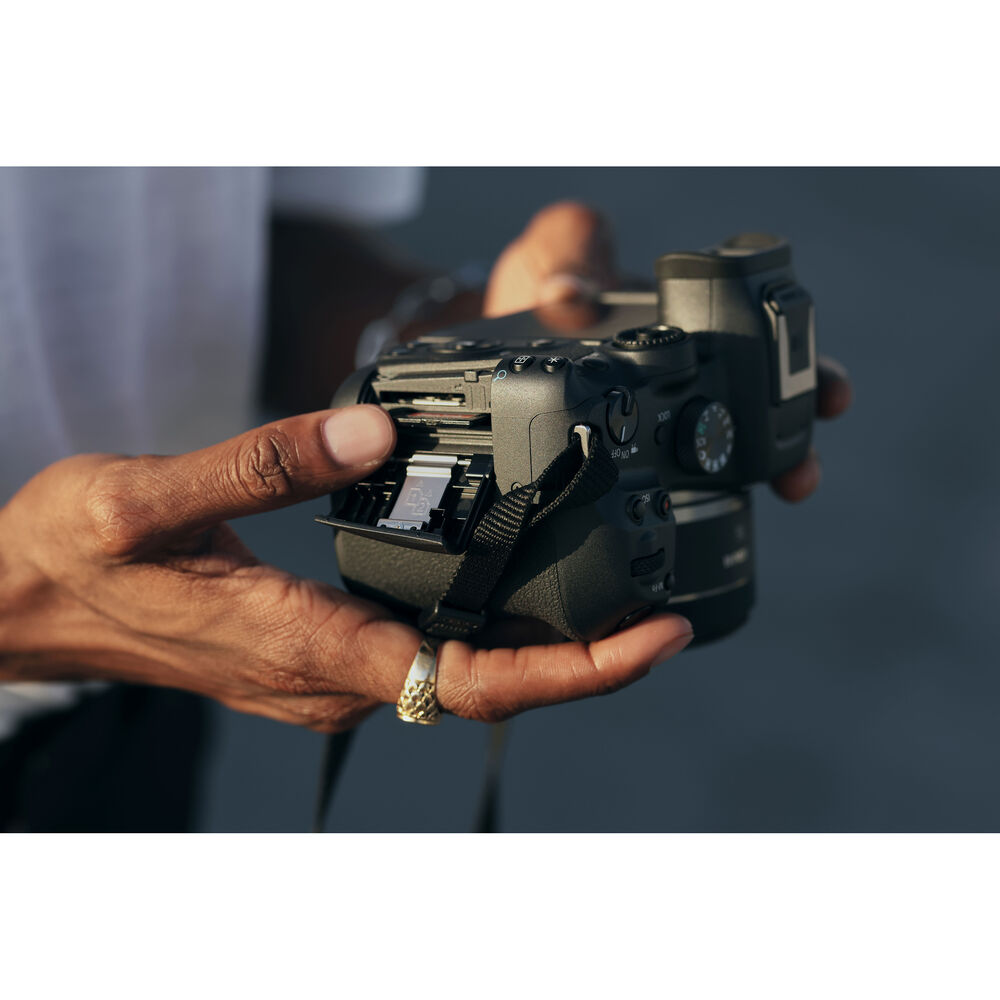 Canon EOS R7 Mirrorless Camera